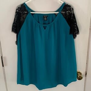 Torrid Size 3 peacock blue short sleeve blouse with black lace sleeves